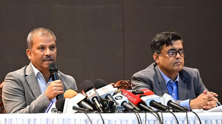 হাসিনাকে ফেরত আনতে ব্যবস্থা নেওয়া হচ্ছে: আইন উপদেষ্টা