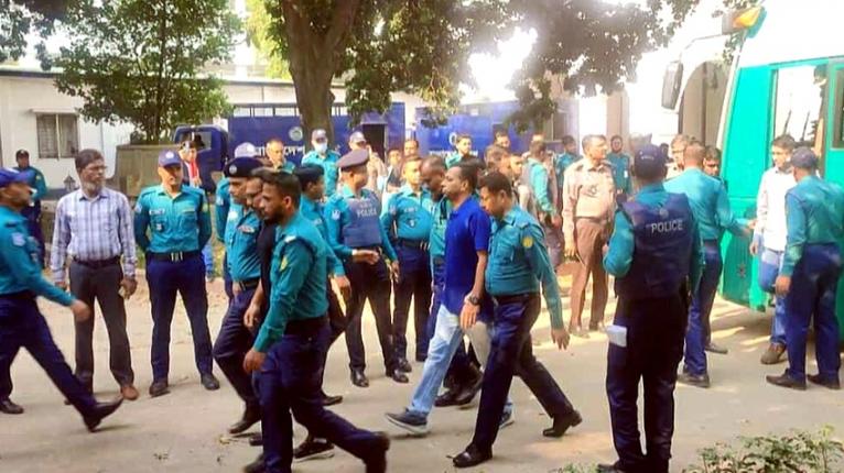 মন্ত্রী-বিচারপতিরা এলে আপনারা কেন পারবেন না - সেনা কর্মকর্তাদের উদ্দেশ্যে ট্রাইব্যুনাল