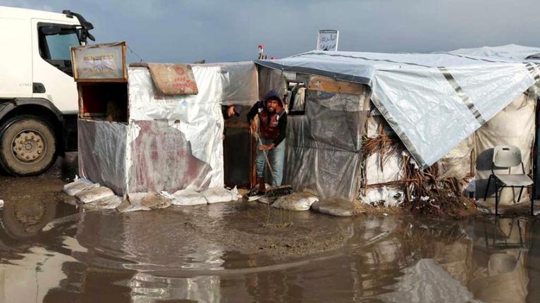 গাজায় বৃষ্টিতে চরম দুর্ভোগে বাস্তুচ্যুত পরিবারগুলো