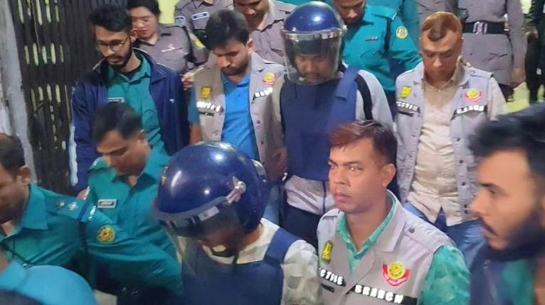 ফয়সাল করিমকে সীমান্তপারে সহায়তার অভিযোগে গ্রেপ্তার ২ জন রিমান্ডে