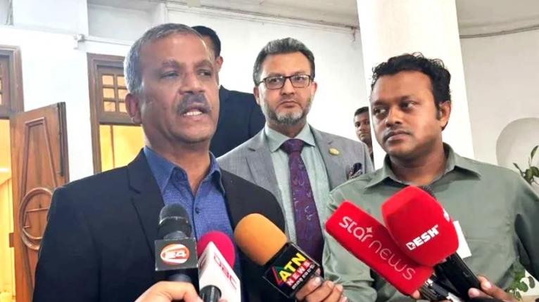 হাসিনার অনুসারীদের জামিন বিষয়ে যা বললেন আইন উপদেষ্টা