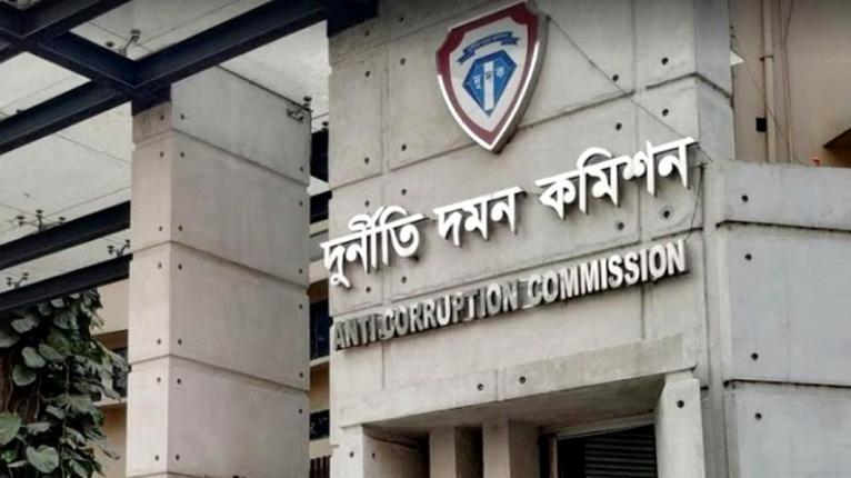 বিটিআরসির সাবেক তিন চেয়ারম্যানসহ ৬ জনের বিরুদ্ধে দুদকের মামলা