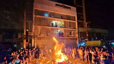 প্রথম আলোতে হামলার ঘটনায় অজ্ঞাতনামা ৫০০ জনকে আসামি করে মামলা