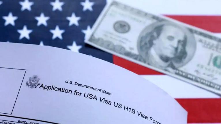 ফ্যাক্ট-চেকার, কনটেন্ট মডারেটরদের ভিসা নিষিদ্ধ করছে যুক্তরাষ্ট্র