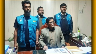 ঘুষের টাকাসহ আটক যশোরের প্রাথমিক শিক্ষা কর্মকর্তা কারাগারে