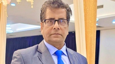 দুর্নীতির মামলায় গ্রেপ্তার সাংবাদিক আনিস আলমগীর