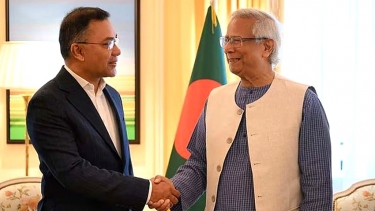 <small>নিরঙ্কুশ জয়</small> তারেক রহমানকে অভিনন্দন জানালেন প্রধান উপদেষ্টা