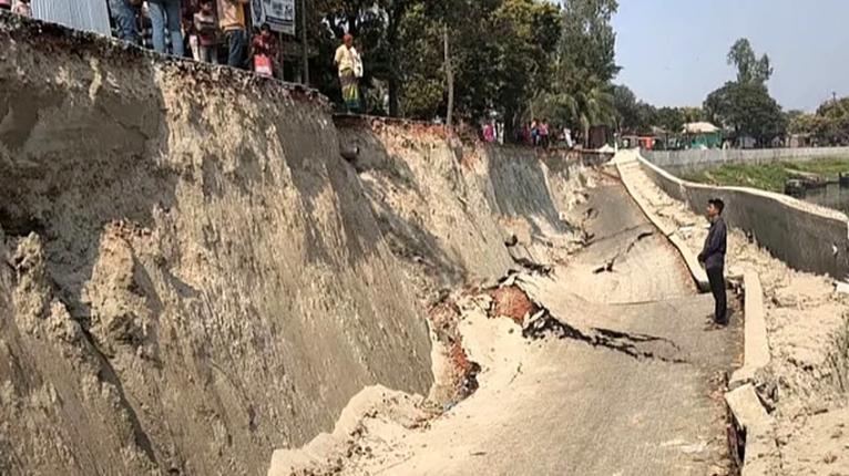 উদ্বোধনের আগেই গাজীপুরে সড়ক ধসে পড়লো, দুদকের অভিযানে মিলল প্রমাণ