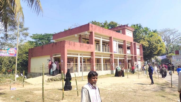 বরিশালে ৪ ঘণ্টায় ভোট পড়েছে ২৭%