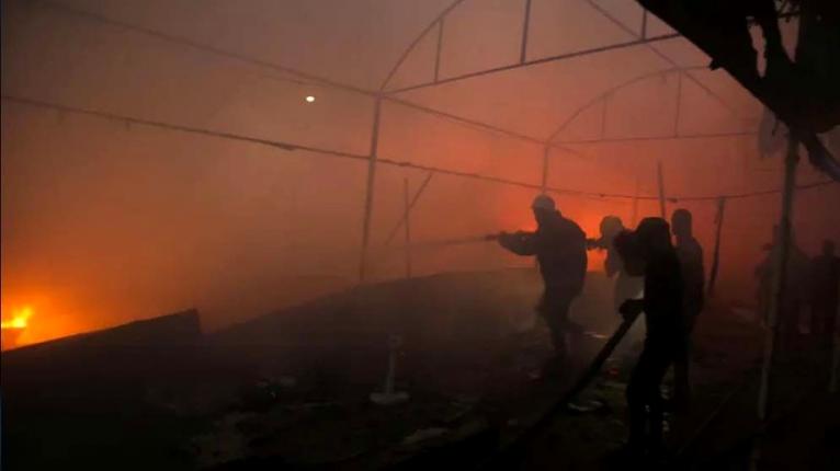 ইসরাইলি বোমায় বাষ্পে পরিণত হচ্ছে ফিলিস্তিনিরা