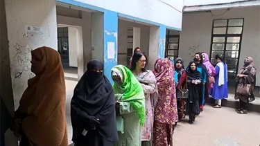 ভিকারুননিসায় নারী কেন্দ্রে তিন ঘণ্টায় ১১৯ ভোট