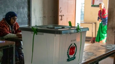 সামাজিক মাধ্যমে প্রথম ভোটের উচ্ছ্বাস, সঙ্গে অপতথ্যের ঢেউ