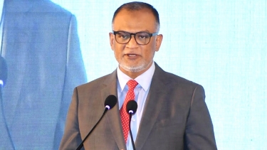 ক্ষমা চেয়ে নিজেকে ভুলে যেতে বললেন বাণিজ্য উপদেষ্টা