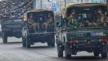 <small>অবাধ ও সুষ্ঠু নির্বাচন উপহারে বদ্ধপরিকর</small> কঠোর অবস্থানে সেনাবাহিনী