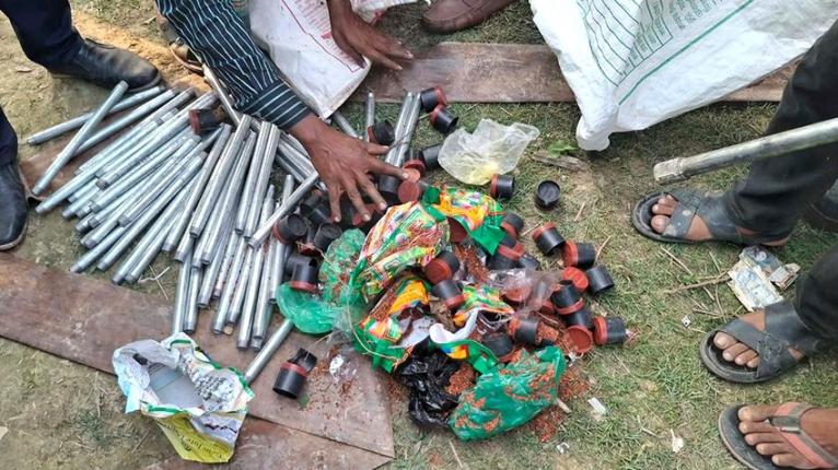 কুমিল্লায় জামায়াত নেতার মৎস্য প্রজেক্ট থেকে ককটেল তৈরির সরঞ্জাম উদ্ধার