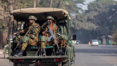 নির্বাচন ঘিরে নিরাপত্তার চাদরে মোড়ানো দেশ