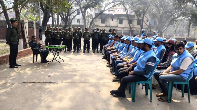 অবৈধভাবে নির্বাচনী দায়িত্ব পাওয়া ৩৩০ আনসার সদস্যকে অব্যাহতি