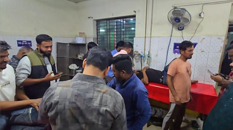 মুন্সিগঞ্জে বিএনপি ও স্বতন্ত্র প্রার্থীর সমর্থকের মধ্যে সংঘর্ষে আহত ৬