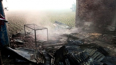 ঝালকাঠিতে স্থানীয় জামায়াতের অফিসে আগুন