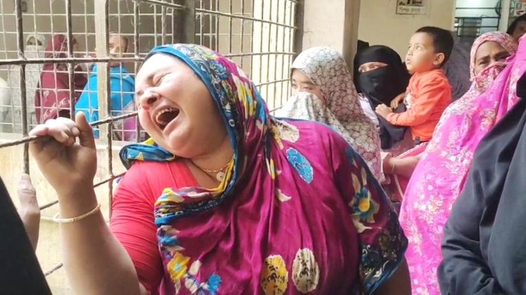 পল্লবীতে বাসা থেকে স্বামী-স্ত্রী ও দুই শিশু সন্তানের মরদেহ উদ্ধার