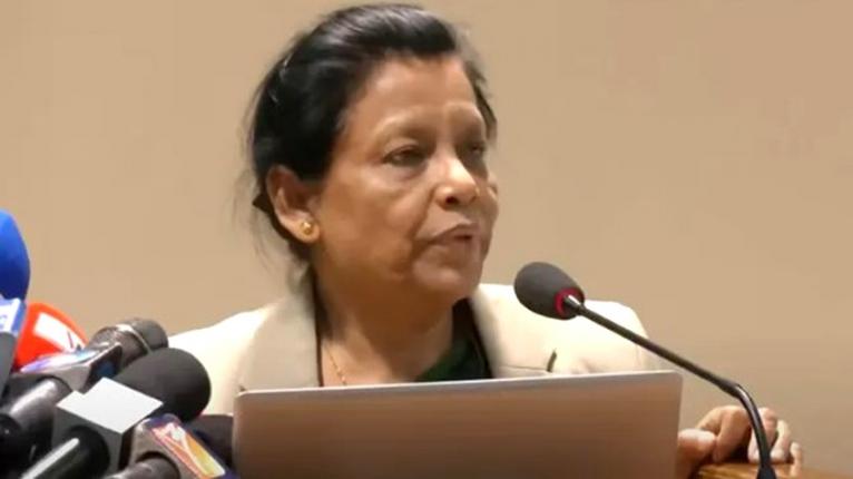 ভোটকেন্দ্রে সাংবাদিকদের মোবাইল ব্যবহারে নিষেধাজ্ঞা !