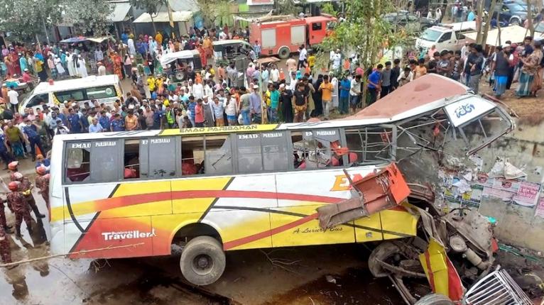 ঈদে বাড়ে সড়ক দুর্ঘটনা: বেপরোয়া গতি ও ক্লান্ত চালক বড় কারণ