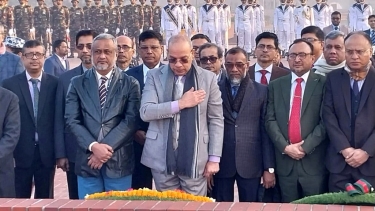 জাতীয় স্মৃতিসৌধে শহীদদের প্রতি প্রধান বিচারপতির শ্রদ্ধা