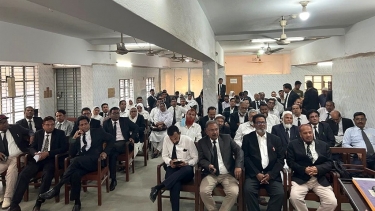 যশোরের তিনটি আদালত বর্জনের ঘোষণা আইনজীবীদের