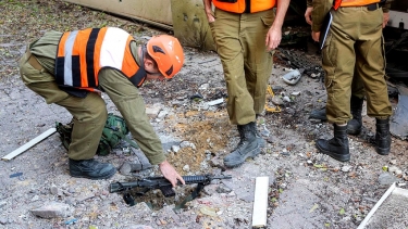 রাজধানীতে ময়নাতদন্তের পর লাশের ছয়টি খণ্ড নিয়ে বাড়ি ফিরলেন বাবা