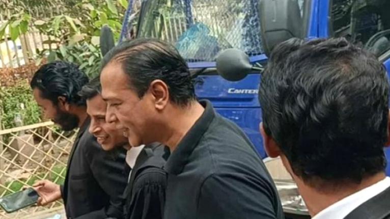 মদের মামলায় খালাস পেলেন কণ্ঠশিল্পী আসিফ আকবর