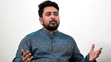 কারচুপির অভিযোগে হাইকোর্টে নাহিদ ইসলামের বিরুদ্ধে মামলা