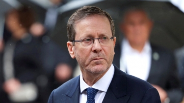 ইরানের মিসাইল দেখে দৌড়ে পালালেন ইসরাইলের প্রেসিডেন্ট