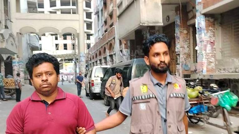 চিফ হুইপকে নিয়ে বিভ্রান্তিমূলক তথ্য প্রচার, হাসান নাসিম কারাগারে