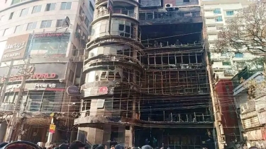 বেইলি রোড ট্র্যাজেডির ঘটনায় ১৩ জনের বিরুদ্ধে গ্রেপ্তারি পরোয়ানা