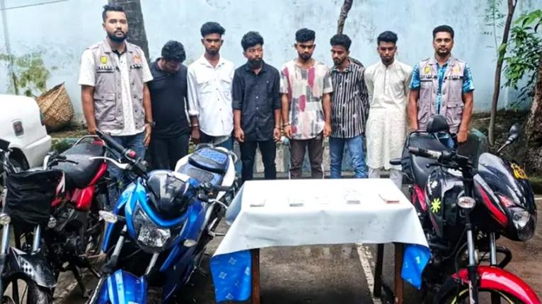 দেড় কোটি টাকার বৈদেশিক মুদ্রা ডাকাতি: পাঁচ সদস্য রিমান্ডে