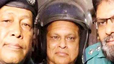 <small>ট্রাইব্যুনালে জিয়াউল আহসান</small> ‘মাননীয় আদালত, আমি বরখাস্ত নই অবসরপ্রাপ্ত’