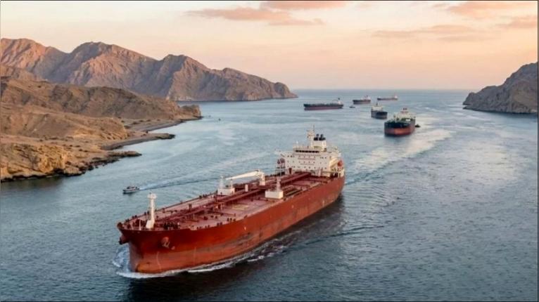 তিন দেশে ইরানের হামলা, ফের বন্ধ হলো হরমুজ