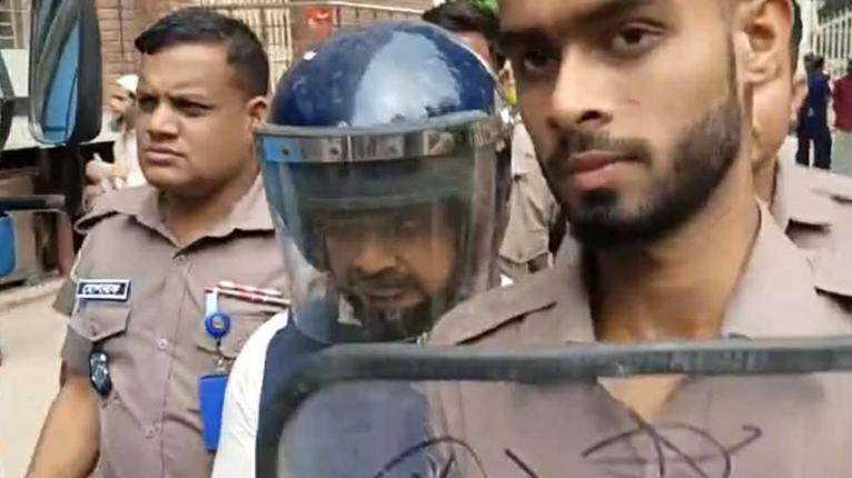 আমি শেখ হাসিনার বৈষম্যের শিকার, তাকে কেন ক্ষমতায় রাখতে চাইব: আদালতে আফজাল নাছের