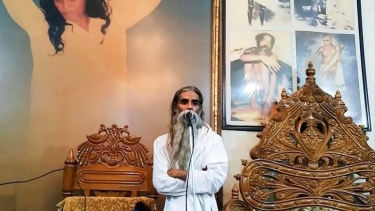 <small>দৌলতপুরে ‘পীর’ হত্যা</small> হত্যাকারীরা শনাক্ত, নিরাপত্তা শঙ্কায় মামলা করবে না পরিবার