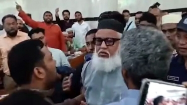 অসৌজন্যমূলক আচরণ: আব্দুল মান্নানকে বিচারকাজ থেকে সরিয়ে দিলেন প্রধান বিচারপতি