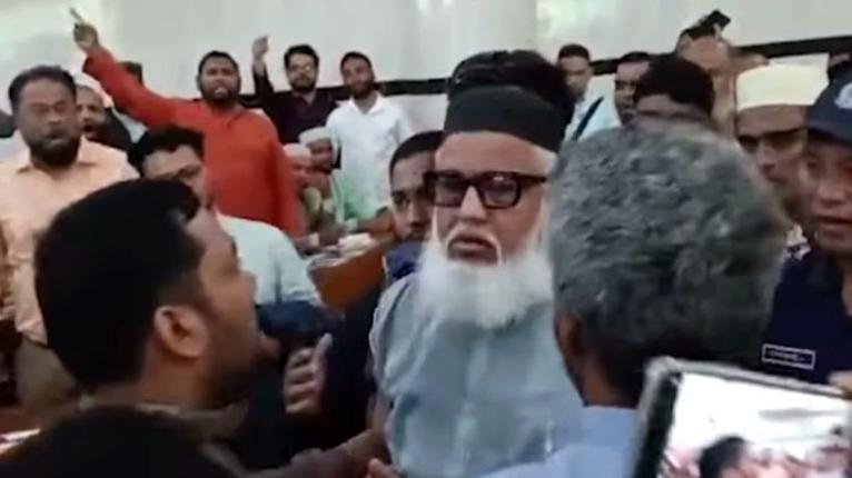 অসৌজন্যমূলক আচরণ: আব্দুল মান্নানকে বিচারকাজ থেকে সরিয়ে দিলেন প্রধান বিচারপতি