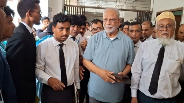 <small>হাজিরা থেকে অব্যাহতি পাওয়ার পর</small> আমি আদালতে আসবো, হাজিরা দেব, অভ্যাস হয়ে গেছে: লতিফ সিদ্দিকী