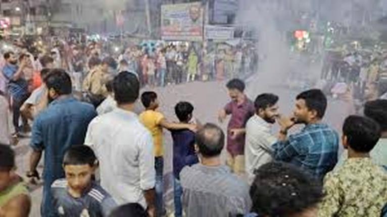 রামিসা হত্যার বিচারের দাবিতে কালশীতে সড়ক অবরোধ, যান চলাচল বন্ধ