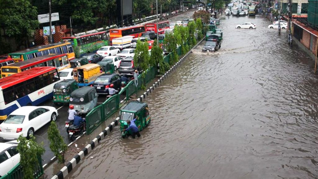 Bangladesh Heavy rain since dawn causes waterlogging, misery in Dhaka