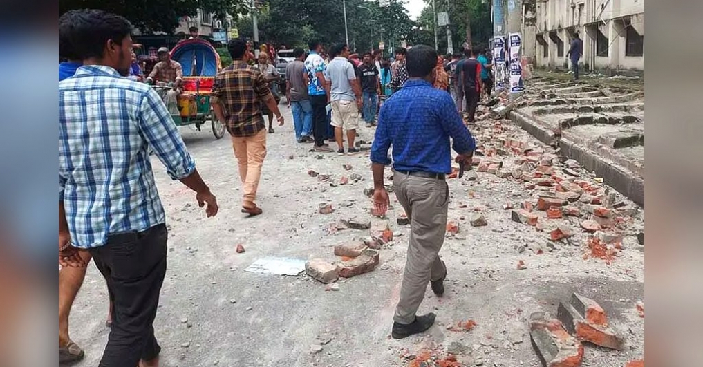 Two killed as wall collapses at Mirpur TCB queue
