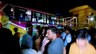 রাজবাড়ীর খানখানাপুরে ট্রেনের সঙ্গে বাস-অটোরিকশা-মাহিন্দ্র, মোটরসাইকেল  সংঘর্ষে, নিহত ২, আহত অন্তত ১৫